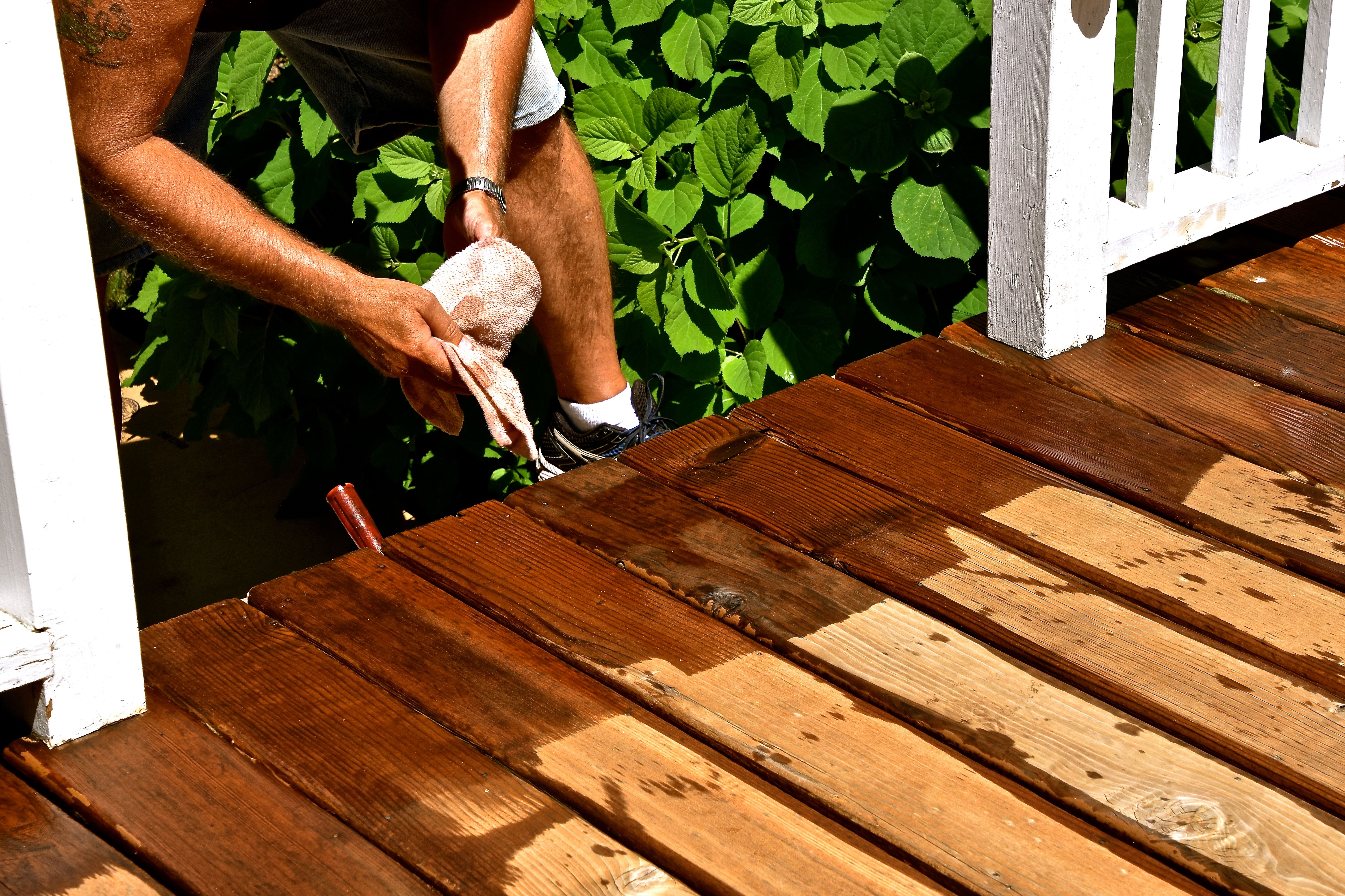 Deck Sealing vs Deck Staining: What's the Difference?