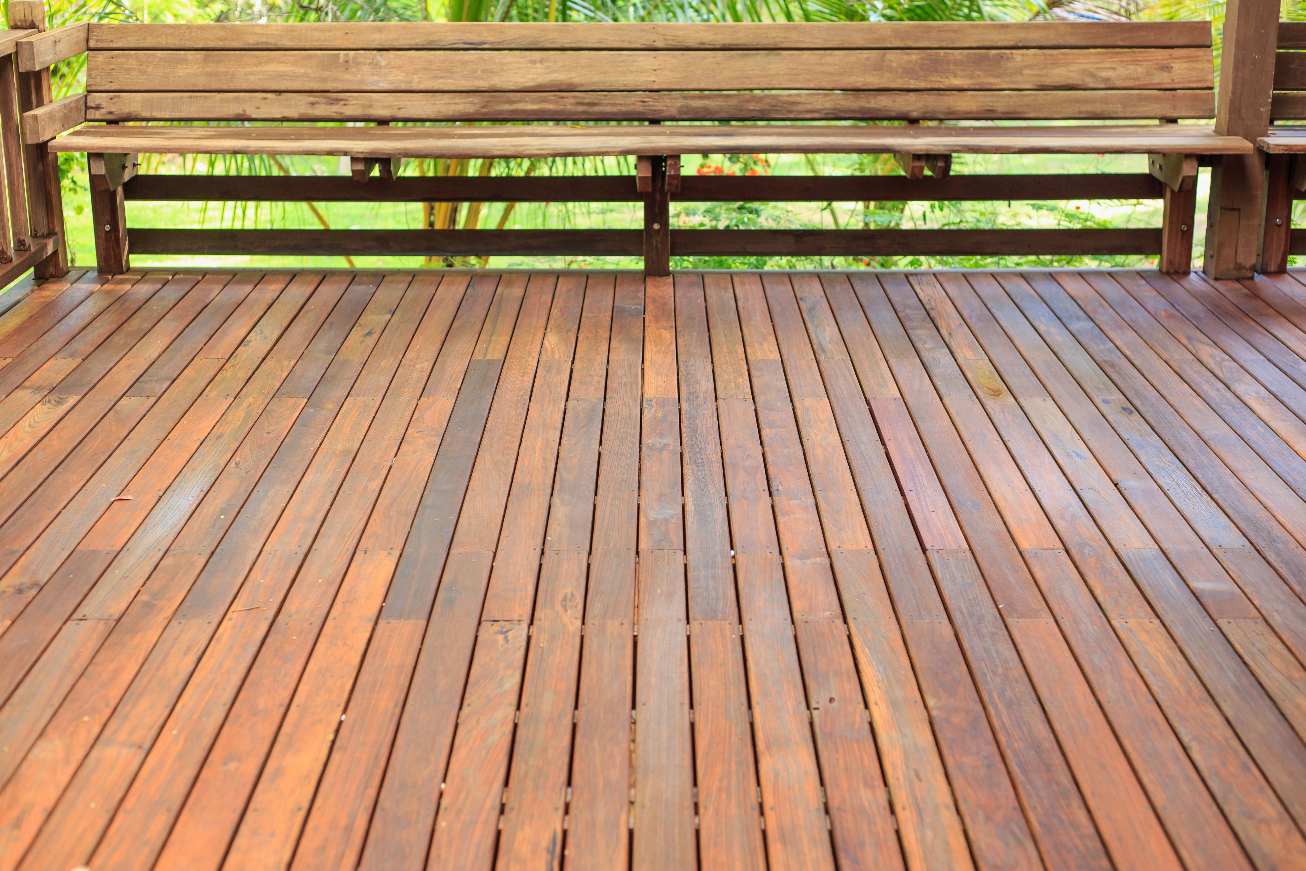 How To Choose The Best Deck Stain